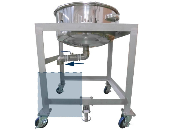 排出口の配管に傾斜をつけました