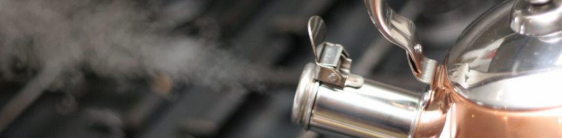 ケトルから蒸気が出る画像