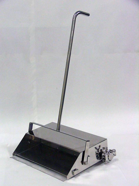 クリーンルーム用のチリトリと掃除機