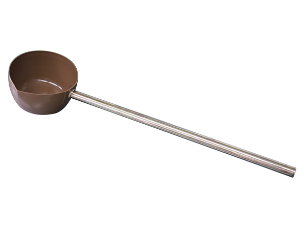 【特注事例】化学メーカー様 納入事例を公開しました:フッ素樹脂コーティングの柄杓