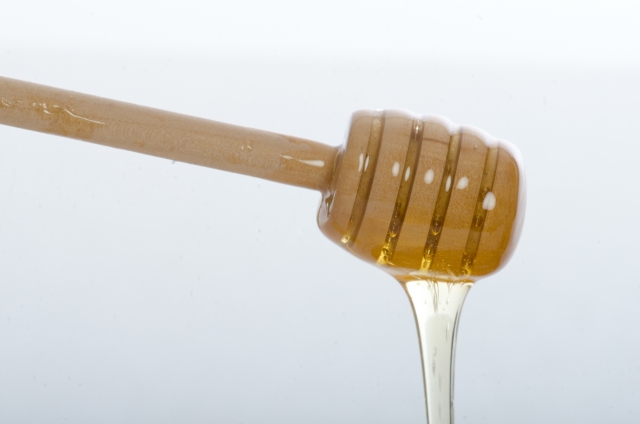 ステンレス容器の実験事例:高粘度の液体を垂らさずに移し替える