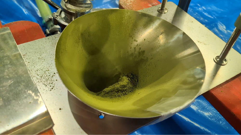 抹茶供給側ホッパーの付着